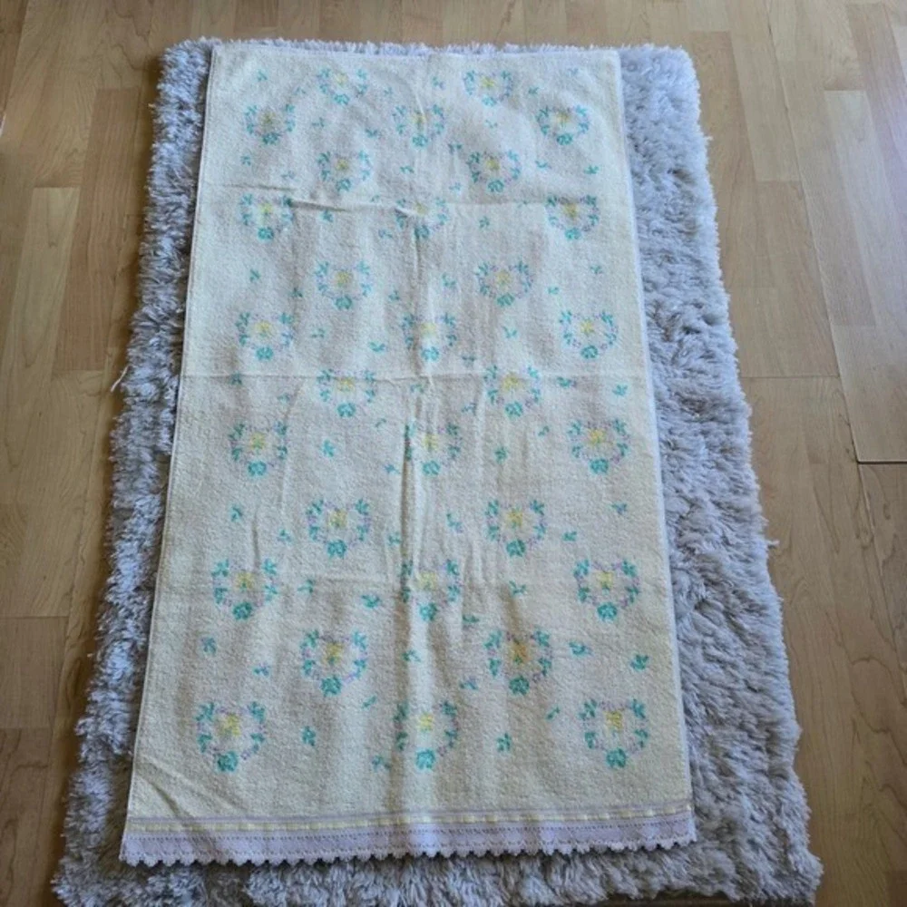 Vintage DUNDEE Bath and Hand Towel‎ Yellow Heart Print